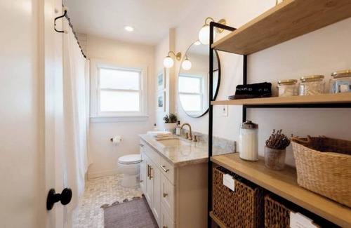 Genesee House | Renovated 3 BR Retreat with AC & 10 min to DT