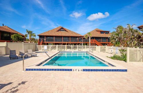 Sanibel House | Renovated 3-BR Villa with Rooftop Sundeck, Gulf Views and Private Beach