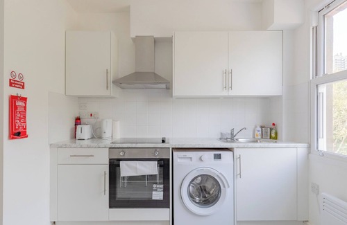 Wapping Apartment | Renovated 3BD Flat, 16 Minutes to Tower Bridge