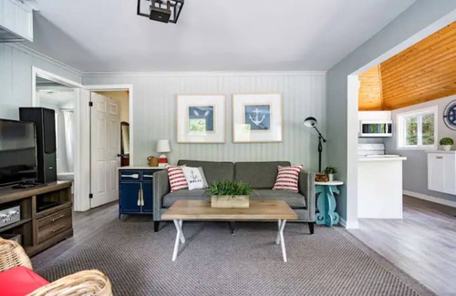 Sauble Beach Cottage | Renovated 4 Bedroom 2 minute walk to beach!