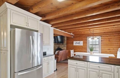 Prosperity Church Road House | Renovated 5BR/3BA Cabin w/Rec Roomnn