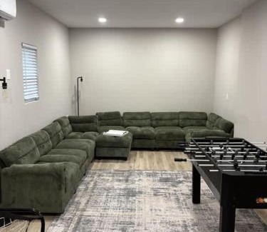 Lake Harmony Estates House | Renovated 6 bed Hot Tub Sauna Firepit & Beach