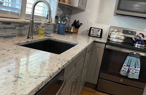 Bakersville Other | Renovated and updated farmhouse with large outdoor deck!