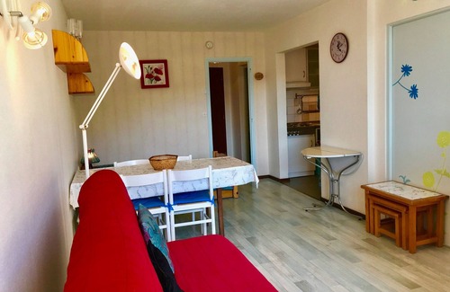 Villard-de-Lans Apartment | Renovated apartment with south-facing balcony, near shops and free parking