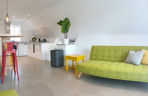 Torremolinos City Centre Apartment | Renovated apartment, 2 bedrooms, balcony, Wi-Fi, near beaches, pets allowed