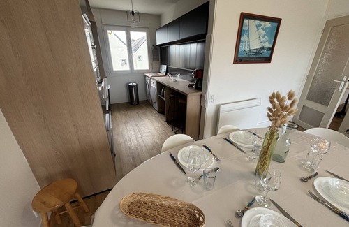 Finistere Apartment | Renovated apartment facing the beach