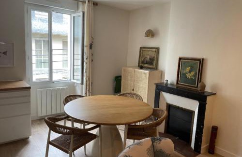 Dinard Apartment | Renovated apartment - near beach