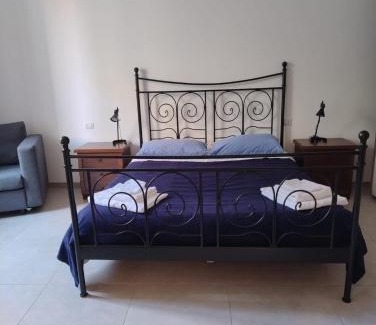 Zona Zara Apartment | Renovated apartment near metro and station - BnB Laurana