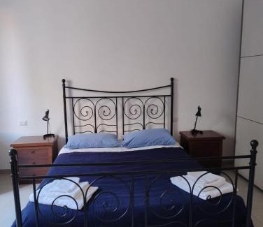 Zona Zara Apartment | Renovated apartment near metro and station - BnB Laurana