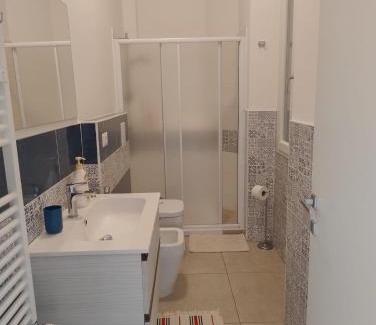 Zona Zara Apartment | Renovated apartment near metro and station - BnB Laurana