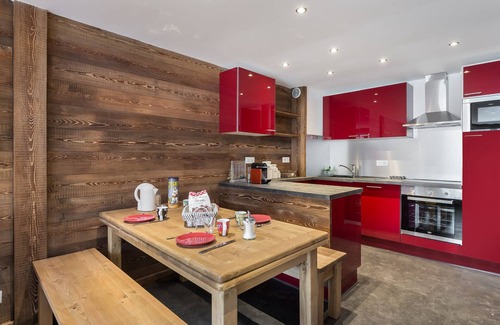 Courchevel Apartment | Renovated Apt Near Slopes with Mountain Views, Balcon, Parking & Sleeps 6
