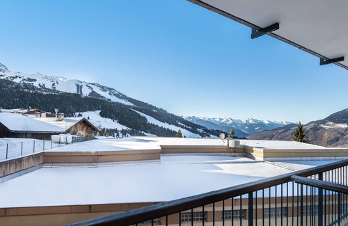 Courchevel Apartment | Renovated Apt Near Slopes with Mountain Views, Balcon, Parking & Sleeps 6