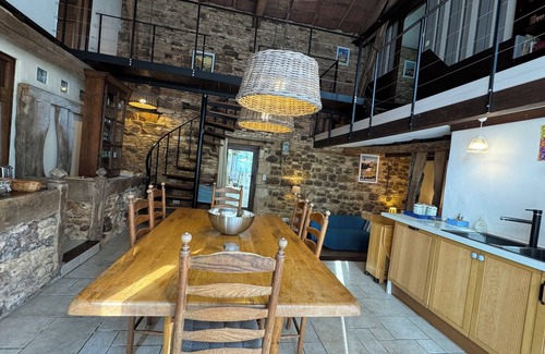 Frayssinet-le-Gelat House | Renovated barn in 1823 farmhouse. Garden and shared pool.