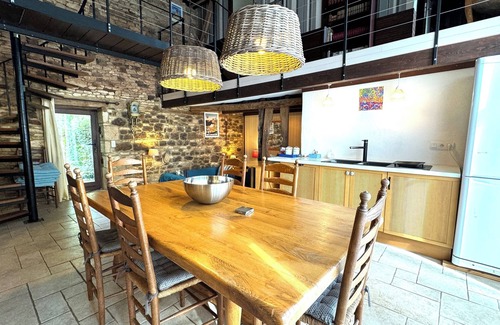 Frayssinet-le-Gelat House | Renovated barn in 1823 farmhouse. Garden and shared pool.