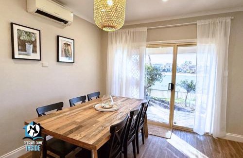 Encounter Bay House | Renovated Beautiful Holiday Home with a Private Beach & Stunning Views!