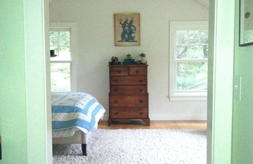 Richmond Other | Renovated Berkshires Farmhouse - minutes from hiking, swimming, and Tanglewood
