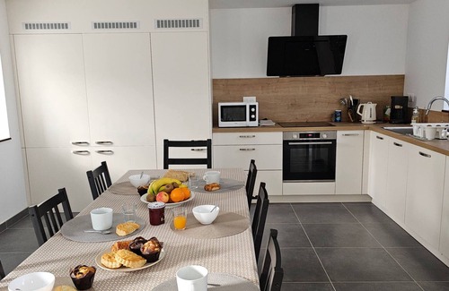 Plouguerneau Ski Chalet | Renovated Breton house 2 minutes from a pretty beach and direct access to the GR34 trails