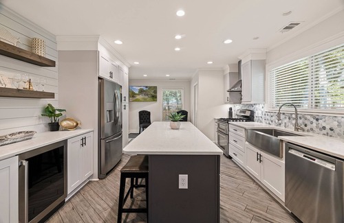 Thunderbolt House | Renovated Bungalow Steps to Wilmington River w/Large Yard By Lucky Savannah
