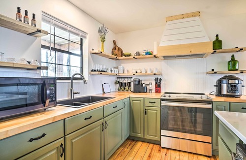 Pikeville Cabin | Renovated Cabin w/Decks, Views, & Fire Pit!