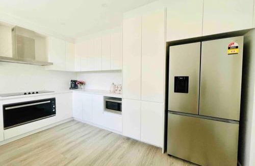 Roseville House | Renovated charming & cozy house (Walk to Station)