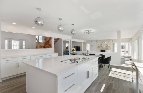 Point Pleasant - Toms River House | Renovated Contemporary with Bay views & Pool!
