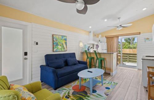 Sanibel House | Renovated Cottage at the Historic Palms Inn of Sanibel- Includes Pool and Bikes