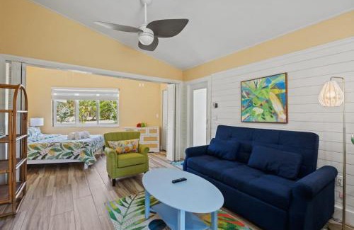 Sanibel House | Renovated Cottage at the Historic Palms Inn of Sanibel- Includes Pool and Bikes