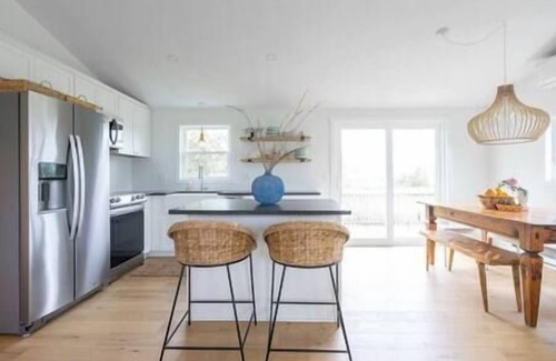 Eastward Look House | Renovated Cottage | 3BD/1BA