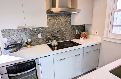 Seabright Apartment | Renovated cozy beach home just steps away from the beach!
