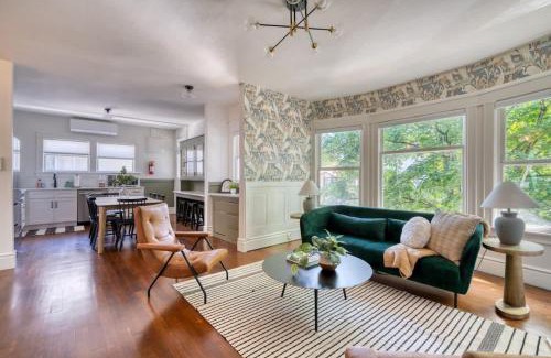 Belmont Apartment | Renovated Craftsman - Fast Wifi - WalkScore 95