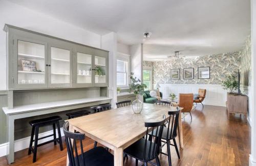 Belmont Apartment | Renovated Craftsman - Fast Wifi - WalkScore 95