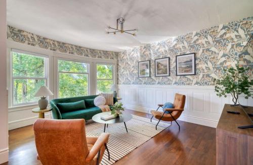Belmont Apartment | Renovated Craftsman - Fast Wifi - WalkScore 95