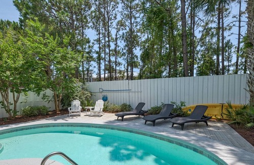 Village of Sugar Beach House | Renovated DESIGNER Beach Home