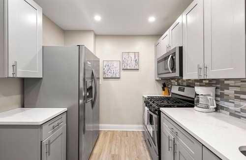 Peachtree Center Apartment | Renovated Downtown High Rise 2 Bedroom apartment with Free Parking- 2101
