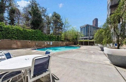 Peachtree Center Apartment | Renovated Downtown High Rise 2 Bedroom apartment with Free Parking- 2101