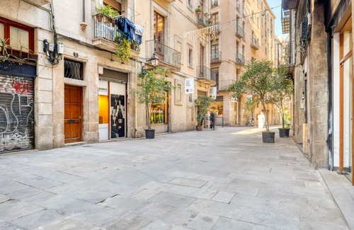 El Born Apartment | Renovated El Born 2BR nr Port Vell, by Blueground