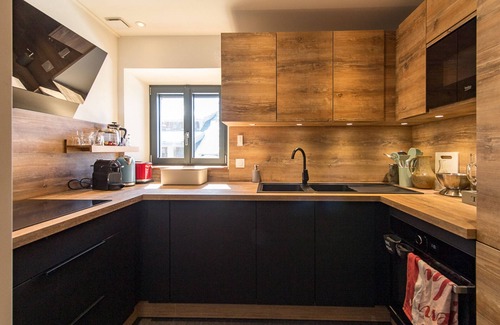 Albiez-Montrond Ski Chalet | Renovated family chalet 3*, 4 br, near slopes