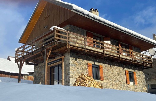 Albiez-Montrond Ski Chalet | Renovated family chalet 3*, 4 br, near slopes