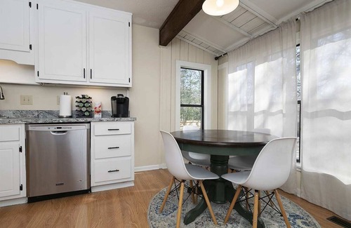 Lithia Springs House | Renovated Farmhouse Near Six Flags