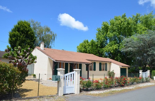 Saint-Vivien-de-Medoc House | Renovated house 15 kilometers from the ocean. Pets not allowed.