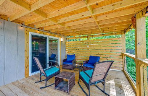 Franklin House | Renovated Franklin Home with Mountain-View Deck!