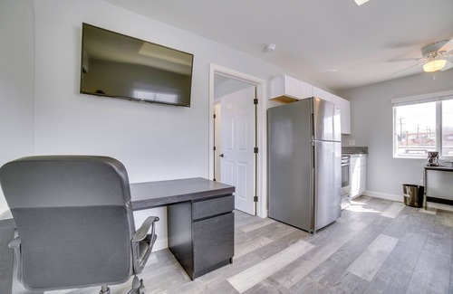 Hawthorne Apartment | Renovated Hawthorne Apartment By Museums & Dining!