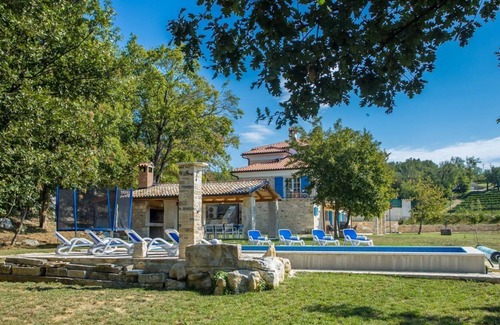 Momjan Villa | Renovated holiday home surrounded by wineyards