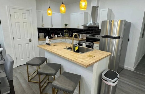 Highland Park House | Renovated home 5 min downtownn