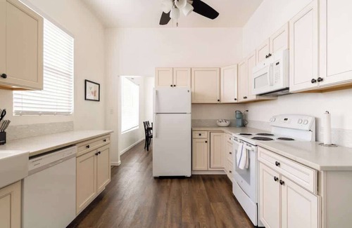 Hosford-Abernethy House | Renovated Home Great Location 3BR Sleeps 6