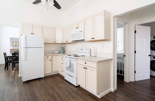 Hosford-Abernethy House | Renovated Home Great Location 3BR Sleeps 6