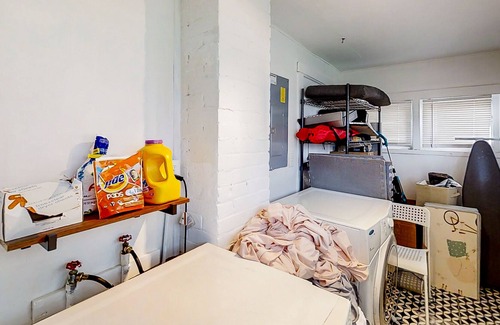 Murray Hill House | Renovated home in great location with yard, patio, W/D - dogs OK