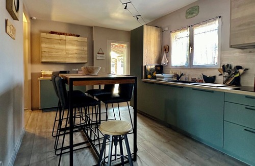 Saint-Didier House | Renovated house with swimming pool, garden, and air conditioning throughout the house