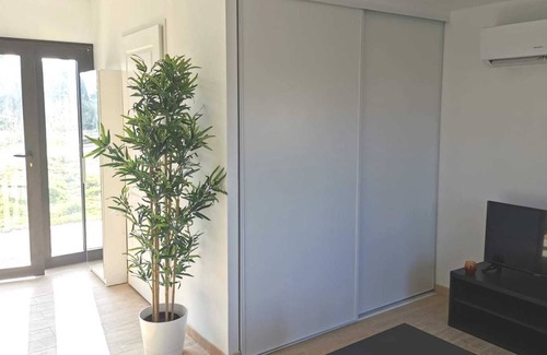 Pujaut House | Renovated independent studio, swimming pool, 10min Avignon