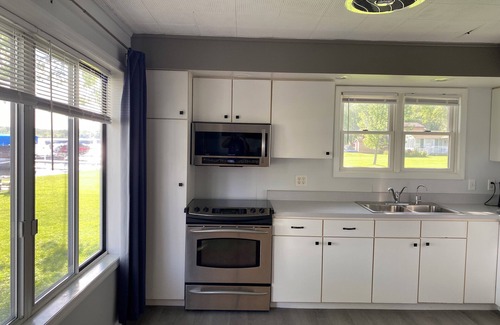 Pierceton Cottage | Renovated Lakefront All Sports Big Barbee Lake-Fishing&Relaxing-Steps From Water